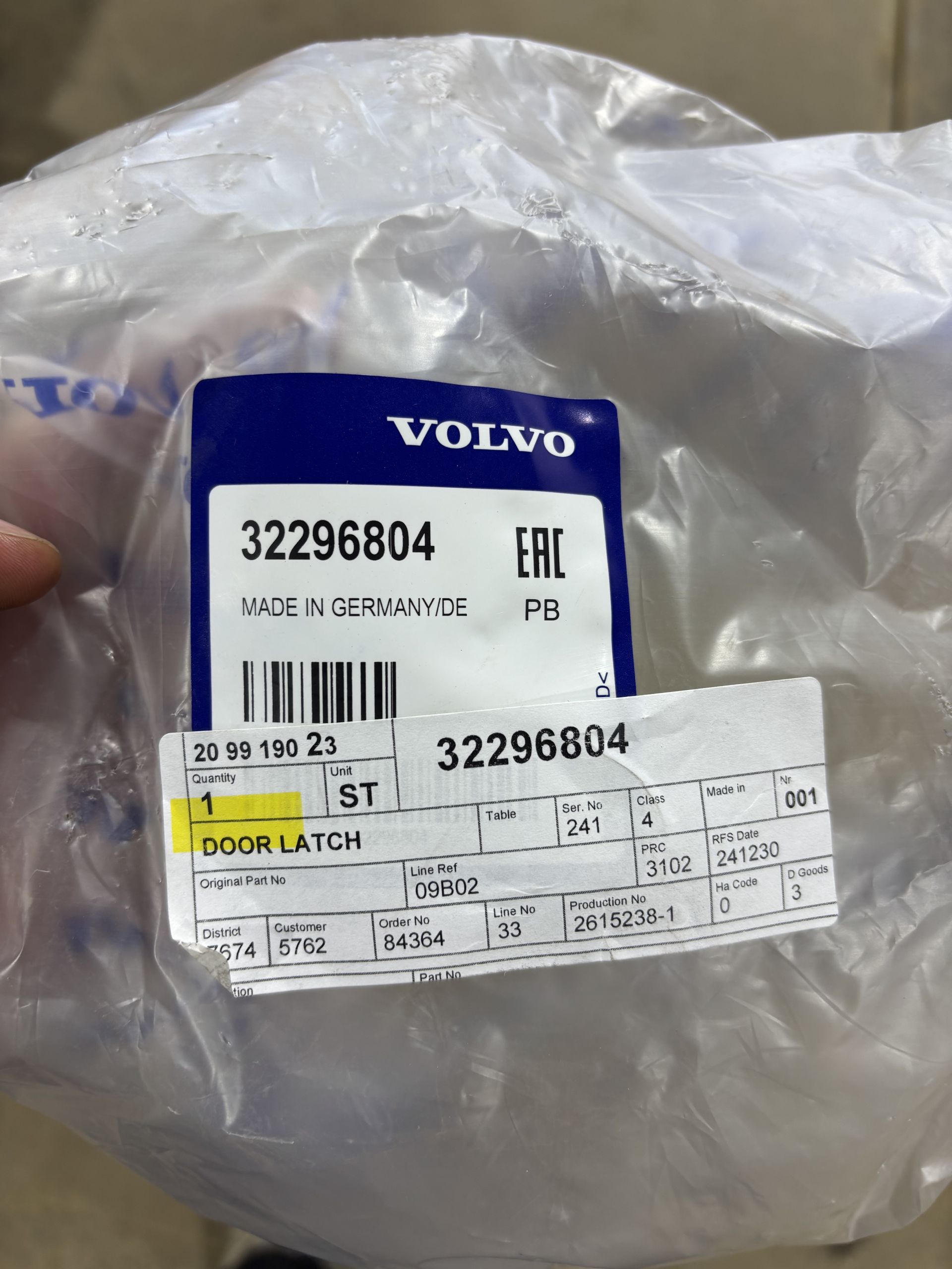 volvo-fuel-door3